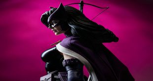 Huntress DC Comics Statue by Sideshow Collectibles Premium Format