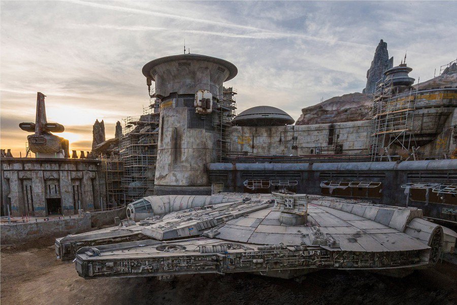 Star Wars Galaxys Edge theme park