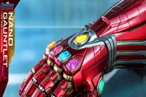 Hot Toys Avengers Endgame Life Size Replica Nano Gauntlet