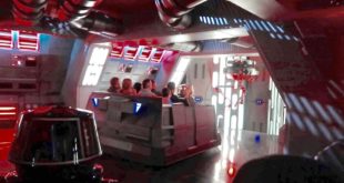 Rise Of The Resistance OPENING DAY Walt Disney World - Crowd Level / Star Wars Ride Thru & Reactions