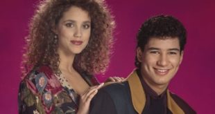 Set Photos Offer First Look at Mario Lopez and Elizabeth Berkley in Saved By the Bell Reboot
