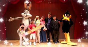 Warner Bros Abu Dhabi ( Bugs Bunny & Daffy Duck Backstage And Full Show)