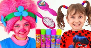 Kids Makeup & cosplay SUPER ELSA and Little girl toddlers Play with Princess & DRESS UP