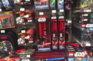 STAR WARS - FORCE FRIDAY FEATURE WALL AT TOYS R US MEDWAY UK