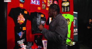 Raw: R-Truth trashes a WWE merchandise stand
