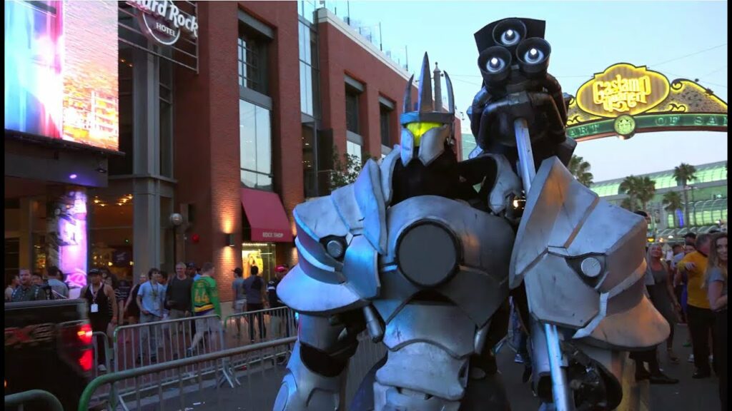 Overwatch reinhardt cosplay at SDCC 2016 by Extreme Costumes