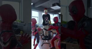 Creative and humorous Marvel Heroes|Spiderman&Deadpool Cosplay