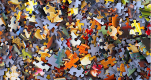 Online vs Traditional Jigsaw Puzzles Which is better?