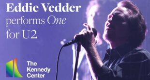 Eddie Vedder performs "One" for U2 (Full Version) | 45th Kennedy Center Honors